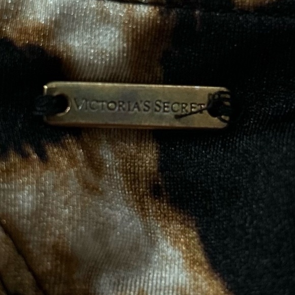 Victoria's Secret leopard print bikini bottom - Picture 5 of 5